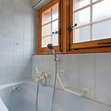 Chalet Spacieux Dans Le Val Ferret