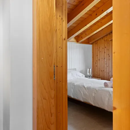 Chalet Spacieux Dans Le Val Ferret