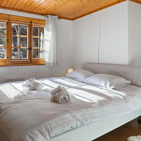 Chalet Spacieux Dans Le Val Ferret