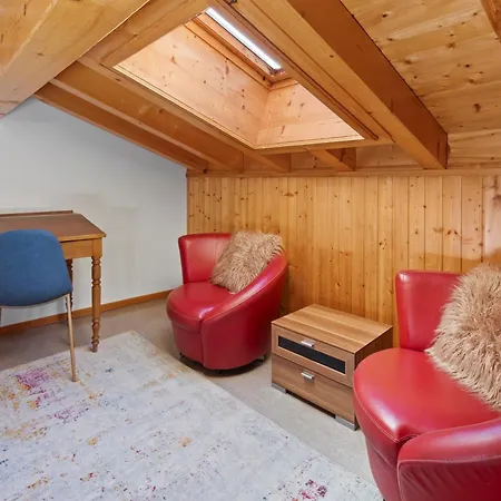 Chalet Spacieux Dans Le Val Ferret *